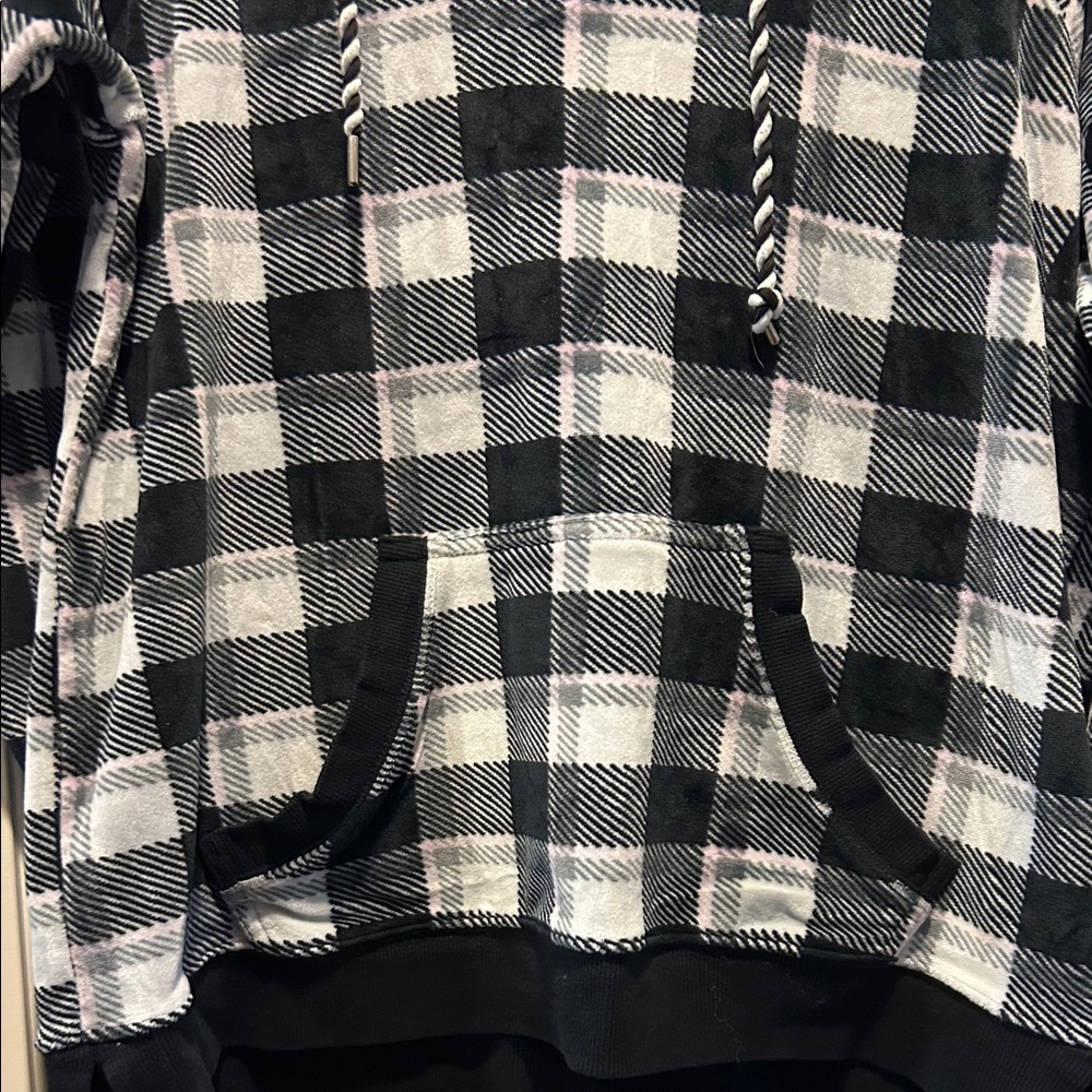 Jenni Black and White Plaid Women's Pajama Set - Picture 3 of 5